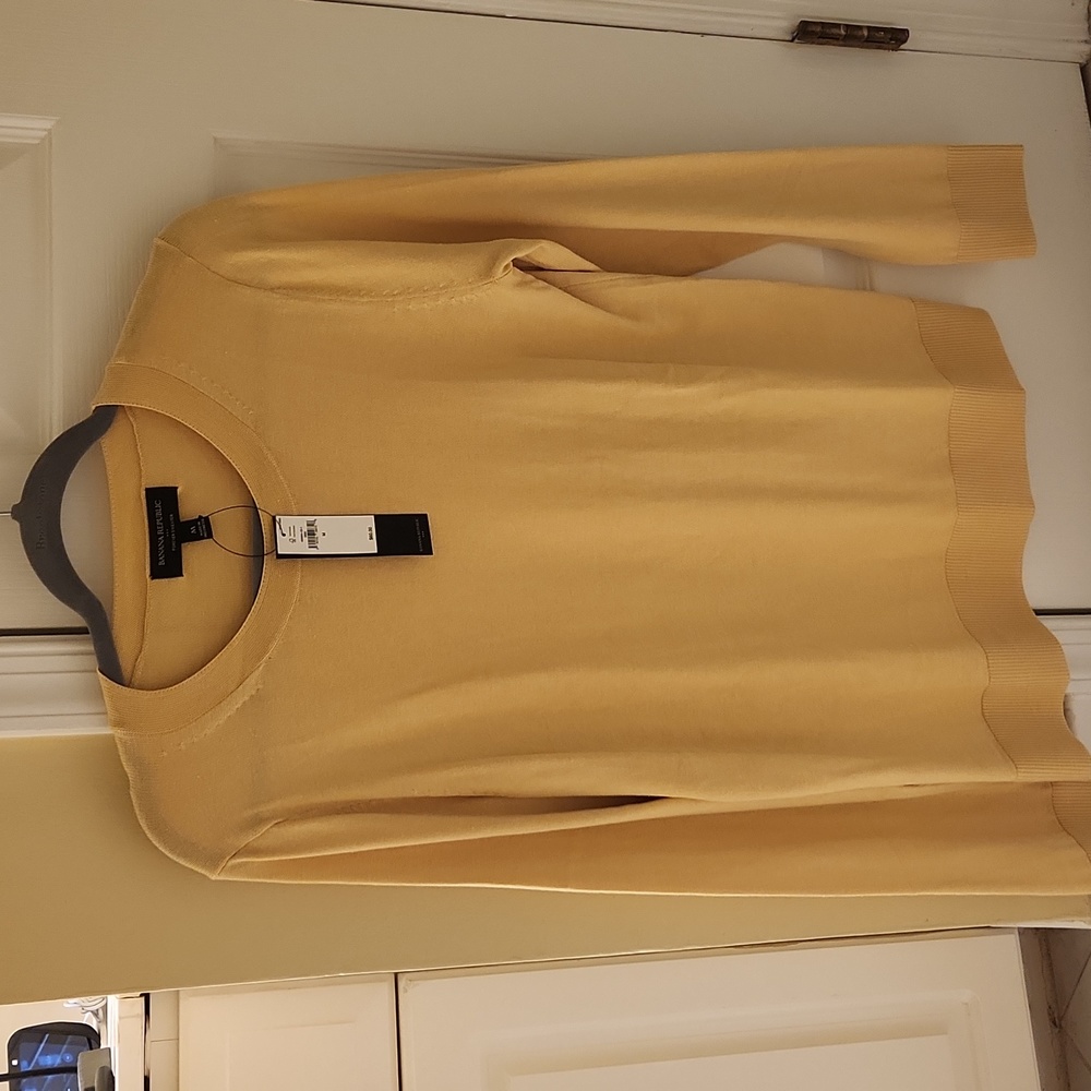 Banana Republic Forever crewneck sweater